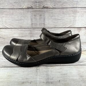Clarks Cora Abby Mary Jane Womens Size 10 M Shoes Metallic